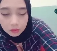 Kiki Hijab remas tetek Live Show