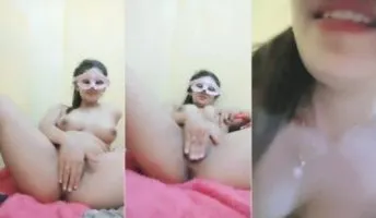 Jessy Chu Colmek sambil Rebahan biar Enak