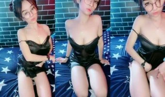 Miss Stella Ganti Busana Lingerie Sexy Belahan Hot