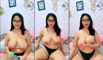 Jones Telanjang Dada Toket Gede Pink?