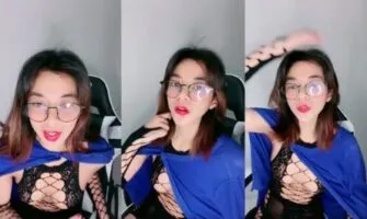 Bokep Indo Artalidia Berkacamata Lingerie Sexy