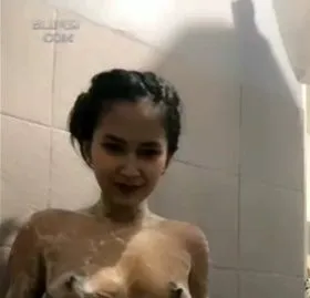 Bokep Indo Brown Sugar Live Mandi sambil Bergoyang