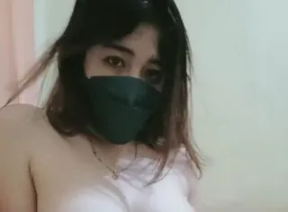 Bokep Indo Utingnya Gak Sengaja Nongol Sayang Pas Live